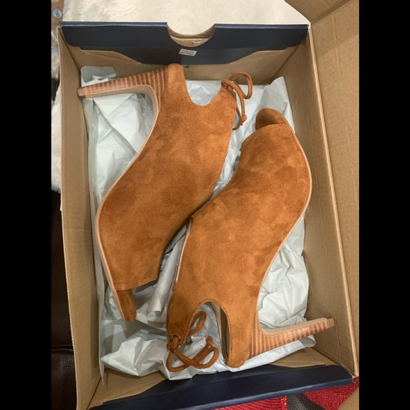 COLE HAAN. Women’s shoes .. true to size . - Picture 2 of 12